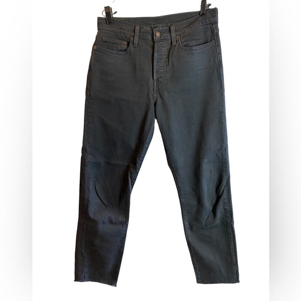 Levi's Black High Rise Frayed  Ankle Cropped Jeans Size 29